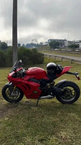Ducati panigale v4s 2023 (2350km)