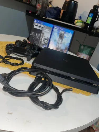 PlayStation 4 Slim / 1 Tb / 2 controles originais + Jogos