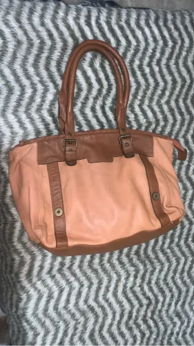 Bolsa de ombro em couro 