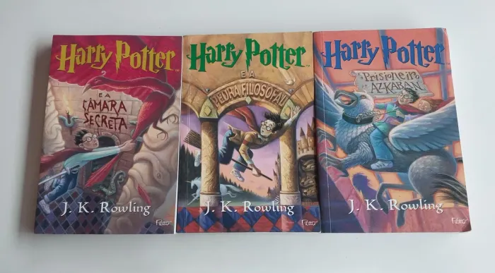  3 livros Harry potter j.k.rowling (sem rabiscou sem rasgos apenas marcas de uso 