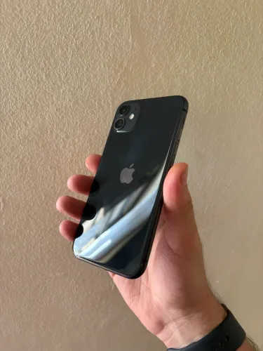Vendo iPhone 11 preto impecável