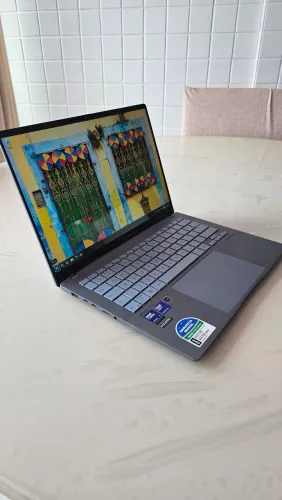 Asus Vivobook S14 OLED Intel Core Ultra 258v
