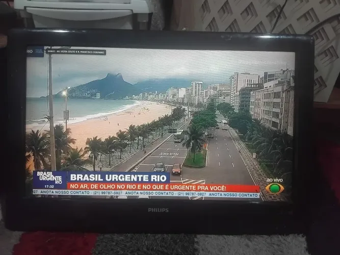 Tv 32" Philips, não é smart. Hdmi , tv a cabo