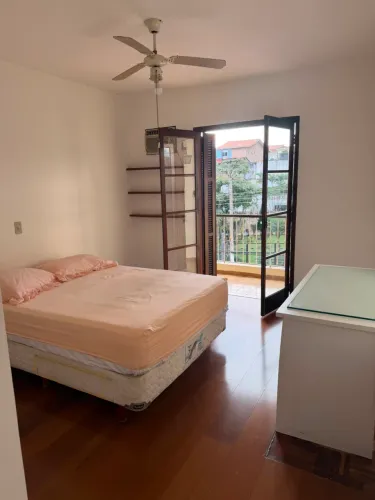 Suíte com Varanda + Ar-Condicionado | Água, Luz e Internet Inclusas
