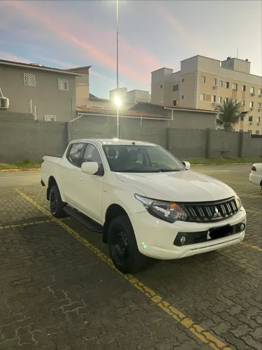 Mitsubishi L200 Tri. Outd. GLX 2.4 CD 4X4 Die. MEC 2022
