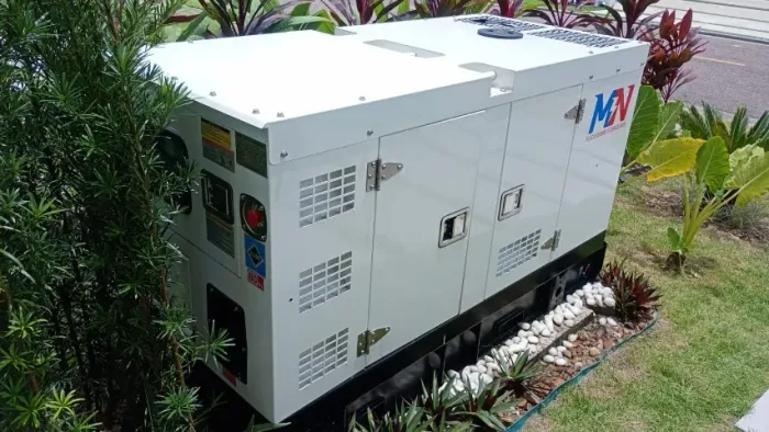 Gerador a Diesel NOVO 27.5 KVA seminovo com garantia de 6 meses.