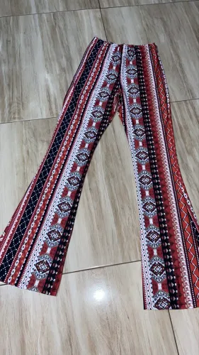 Vendo calça flare tam único nova 