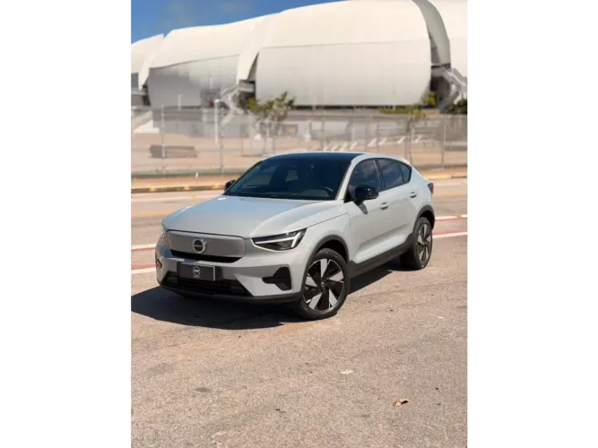 Volvo EC40 Plus P6 (elétrico) 2026