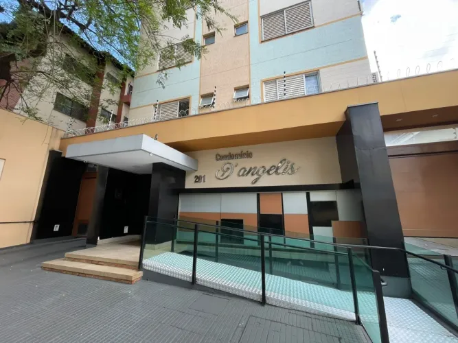 Locação - Apartamento mobiliado na Zona 07 em Maringá