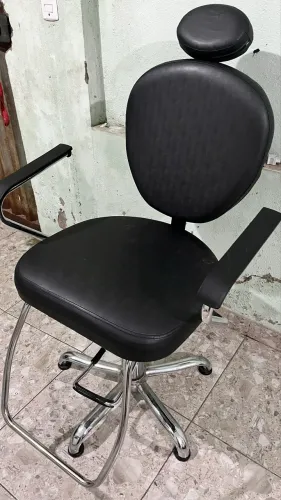 Cadeira de salão- Semi nova