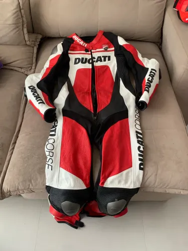 Macacão Dainese Ducati c4 tamanho 50