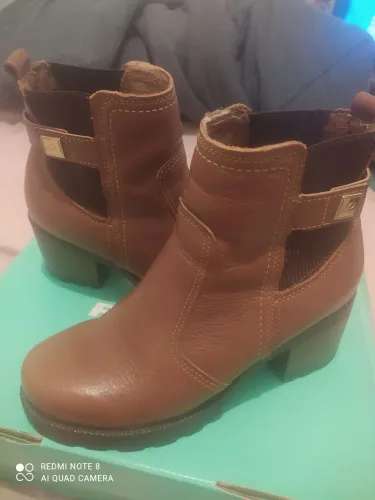 Bota pegada novinha!