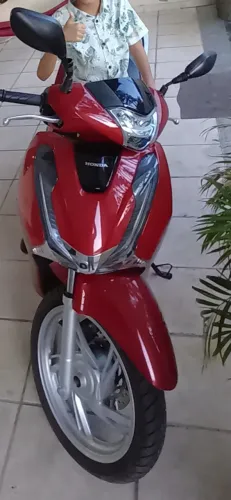 - Moto Honda SH150i