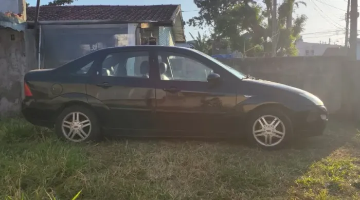 Ford Focus Ghia Sed. 2.0 16v/ 2.0 16V Flex 4P 2003