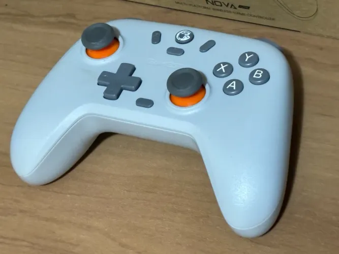 Controle sem fio Gamesir Nova Lite Bluetooth Wirelees - Semi novo