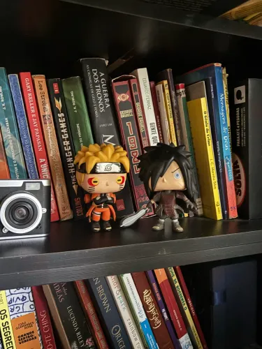 Dois bonecos estilo Funko Pop - Naruto 