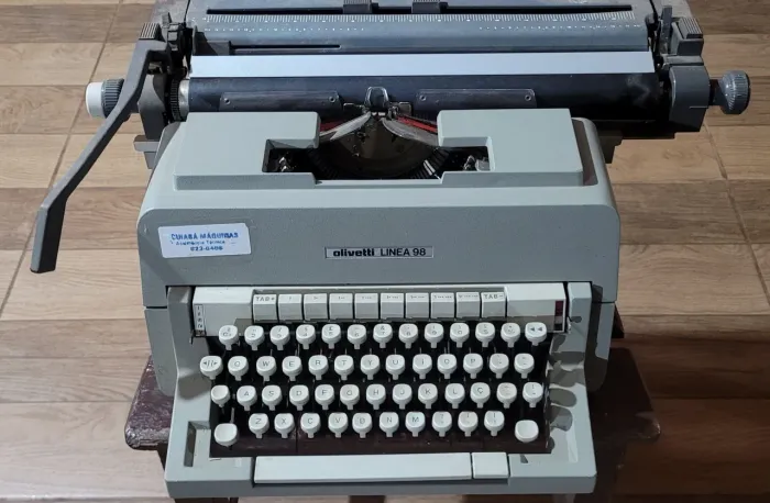 Maquina datilografar Olivette