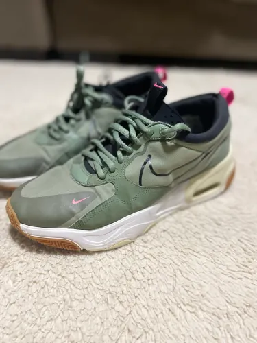Tênis Nike Skyve Max Verde
