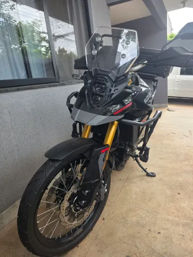 Vendo Suzuki V-Stron 800 DE 2025/2026, apenas 30 km