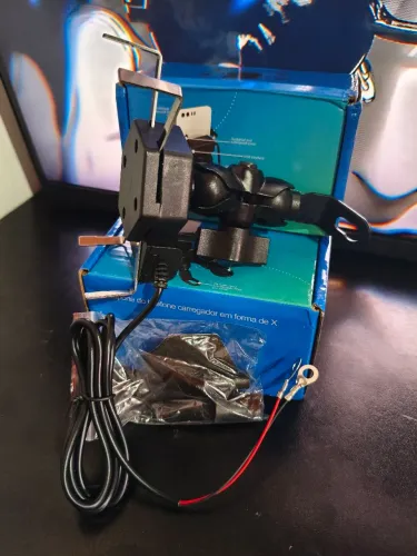 Suporte de Celular para Moto com Carregador USB