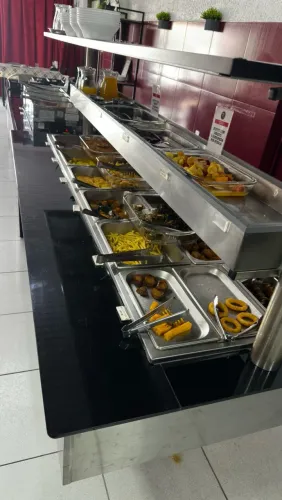 Buffet quente e frio 