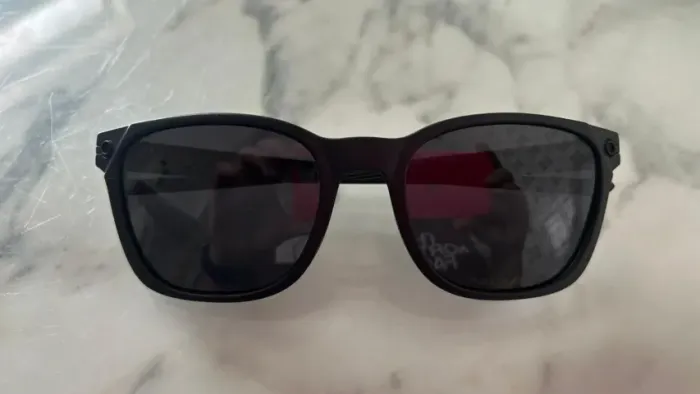 ÓCULOS DE SOL OAKLEY "OJECTOR" - LENTES POLARIZADAS - FOTOS REAIS (NOVO)