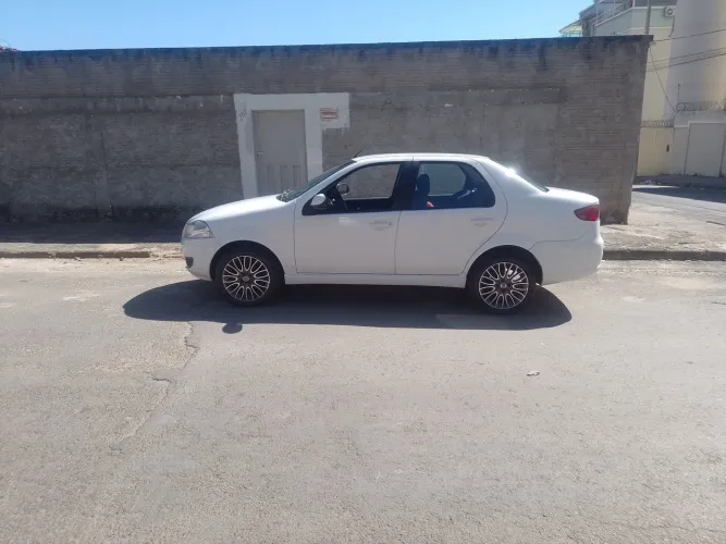 Fiat Siena EL 1.4 MPI Fire Flex 8V 4P 2015
