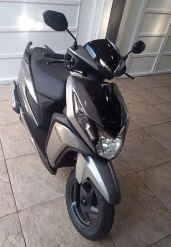 HONDA ELITE 125 2025/2026 - AUTOMÁTICA - 11KM - PRATA METÁLICO