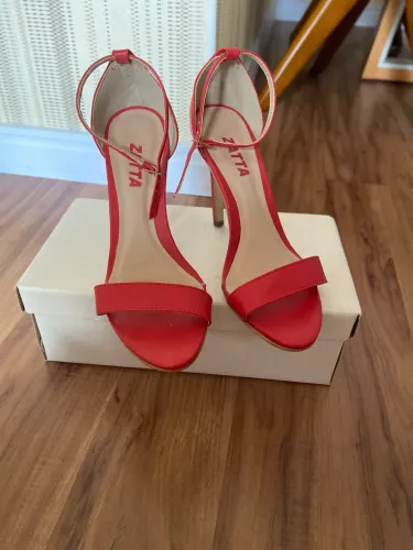 Salto Vermelho Marca Zatta Número 35