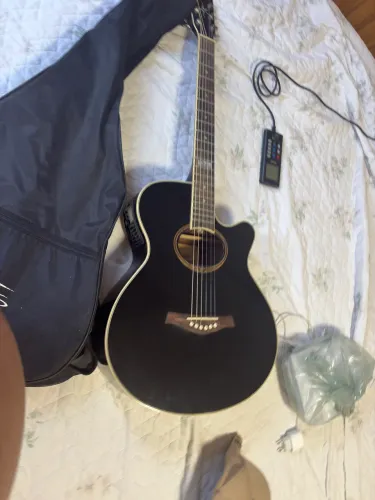 Vendo este violão