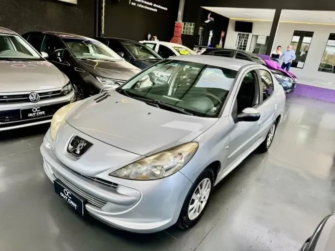 Peugeot 207 Sedan Passion XR 1.4 Flex 8V 4P 2012