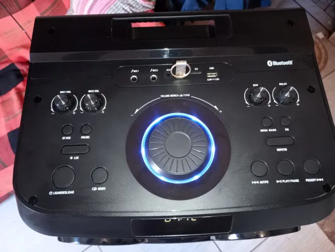 Vendo uma caixa de són puLs, semi nova ,,por $2'100 reais motivo da venda viagem..