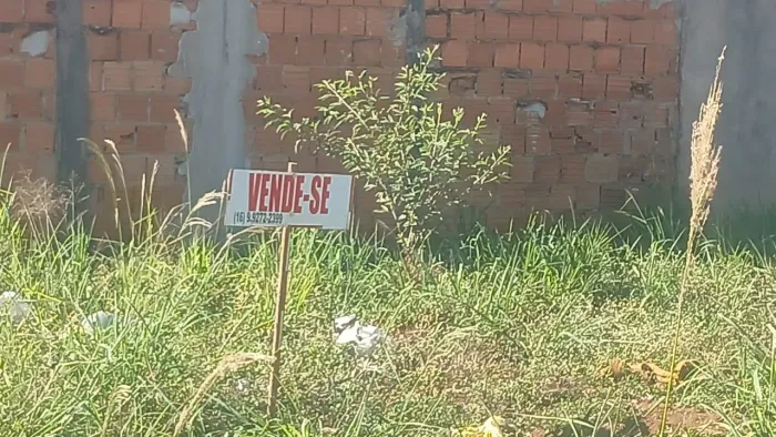Terreno inteiro de esquina