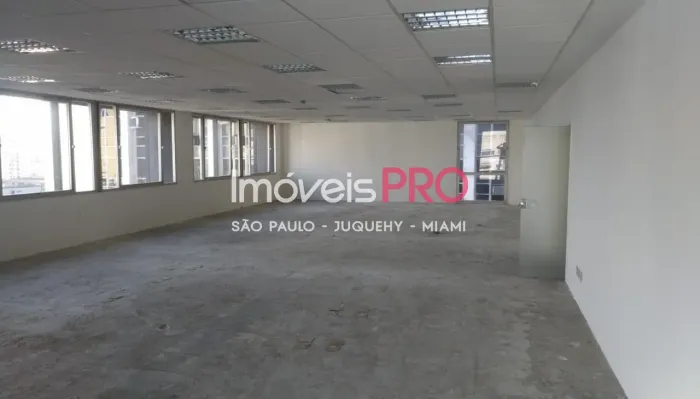 Conjunto Comercial na av. Paulista