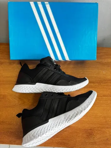 Tênis esportivo numeração 35 e 37