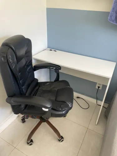 Mesa e cadeira