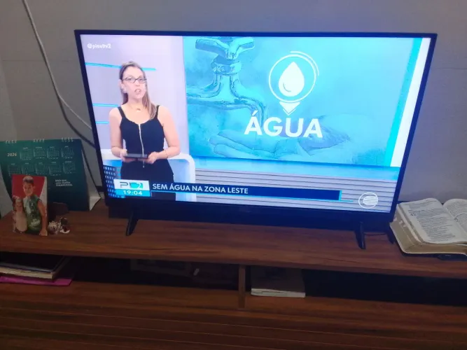 Vende-se televisão semi nova