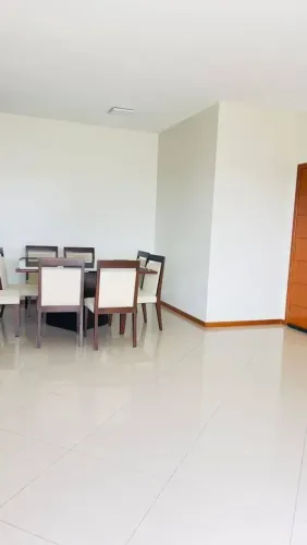 Nimes apto à venda, dispõe de 180m², 04 suítes, 03 vagas, localizado no bairro do Umarizal