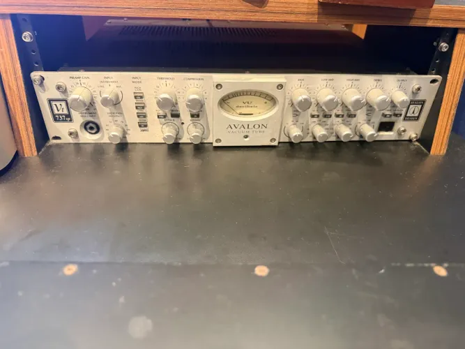 Channel strip avalon 737 SP
