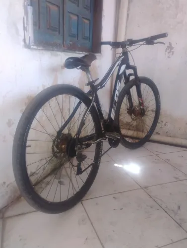 A bike tá top, só falta encher os pneus e mais nada só venha se for pra comprar