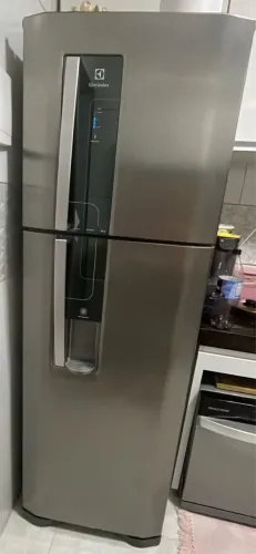 Geladeira Eletrolux 280litros