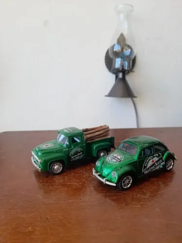 Miniaturas Fusca e Pick UP em metal escala 1:38
