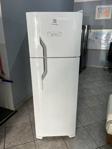 Geladeira Frost Free Electrolux 220 volts