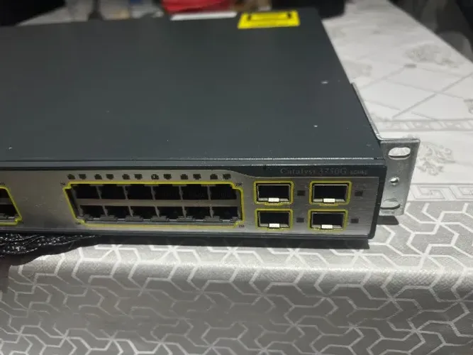 Switch Cisco Catalyst 3750G - 24 Portas