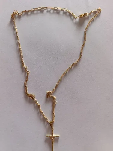 Cordão Cartier de moeda antiga com banho 18 K+ verniz