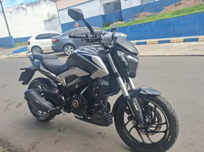 Moto bem novinha