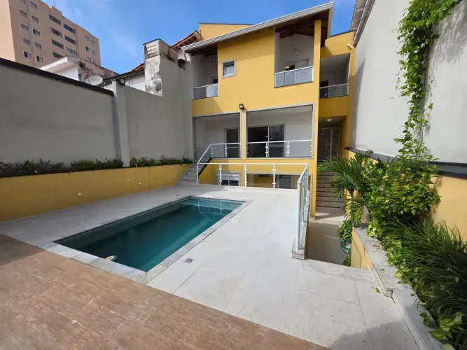 Casa Terrea a venda no Jardim São Paulo - 3 suites - 5 vagas - area gourmet com piscina.