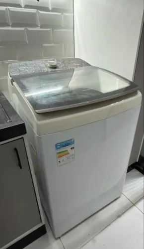 Máquina de lavar em perfeito estado