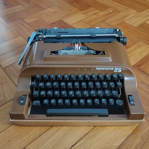 Máquina de escrever remington 25 