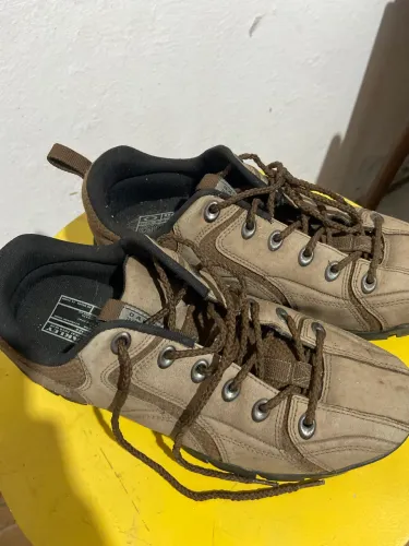 Tênis Oakley tamanho 43